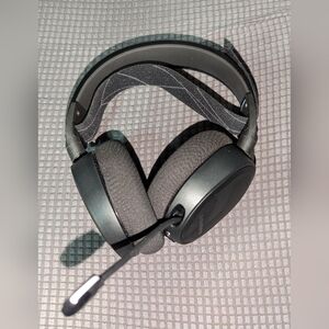 Steel Series Artis 7 for PS5 and PS4